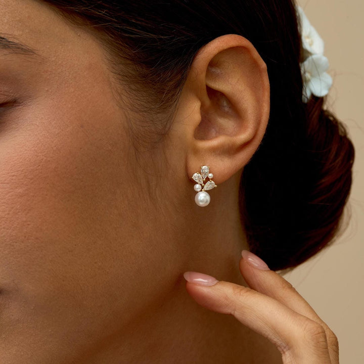 Gold Stud Earrings Eithne with Pearls and Crystals