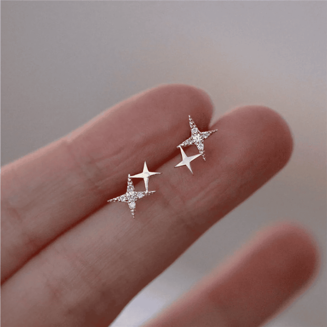 Gold Stud Earrings Róisín with Star Motif