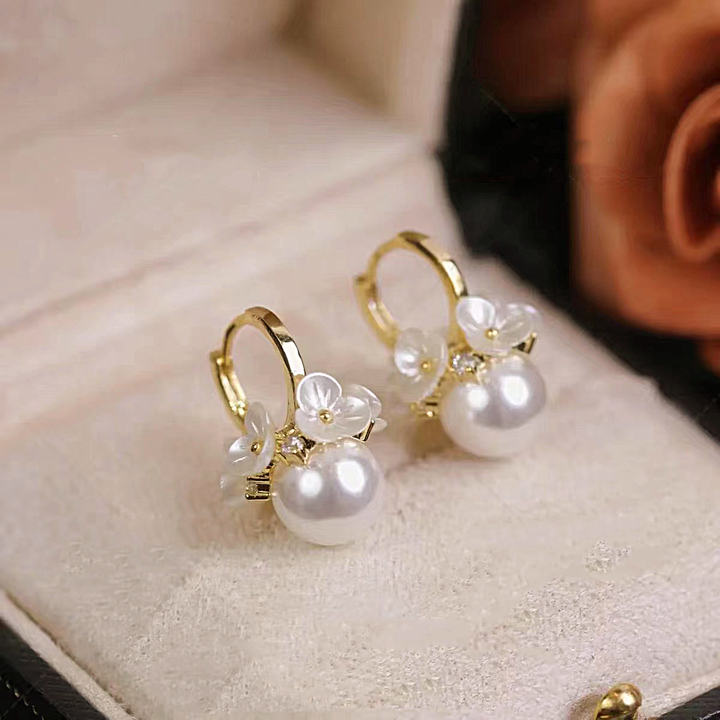 Gold Huggie Earrings with Mother-of-Pearl Flowers and Pearl
