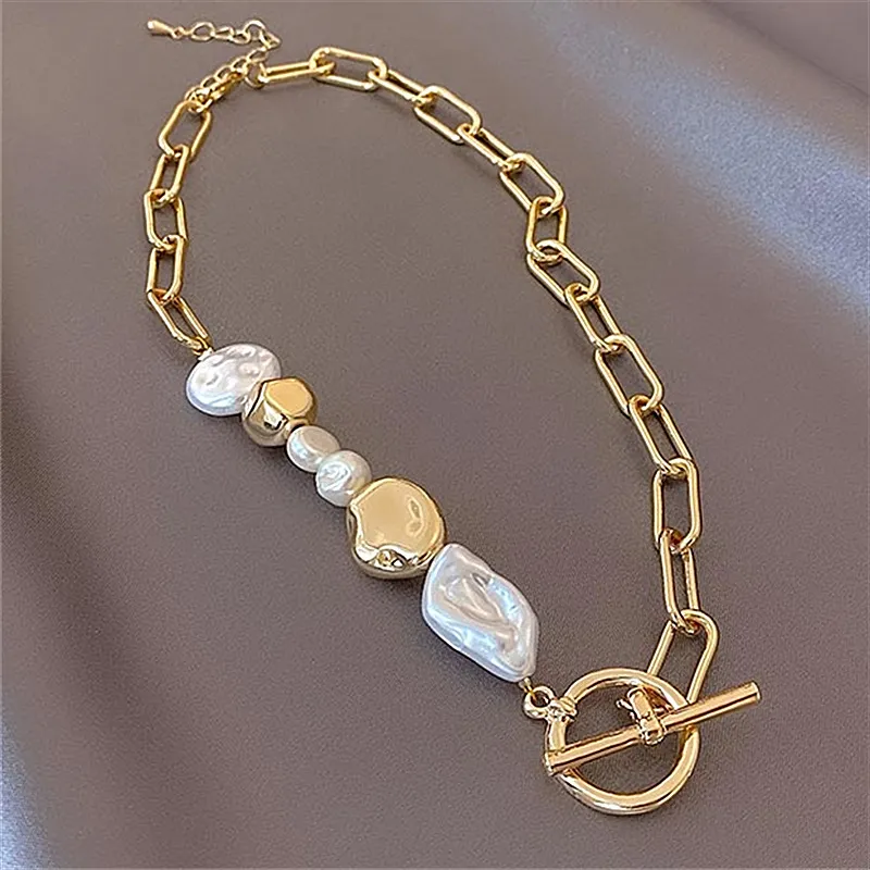 Gold Chain Necklace Dervla with Baroque Pearls