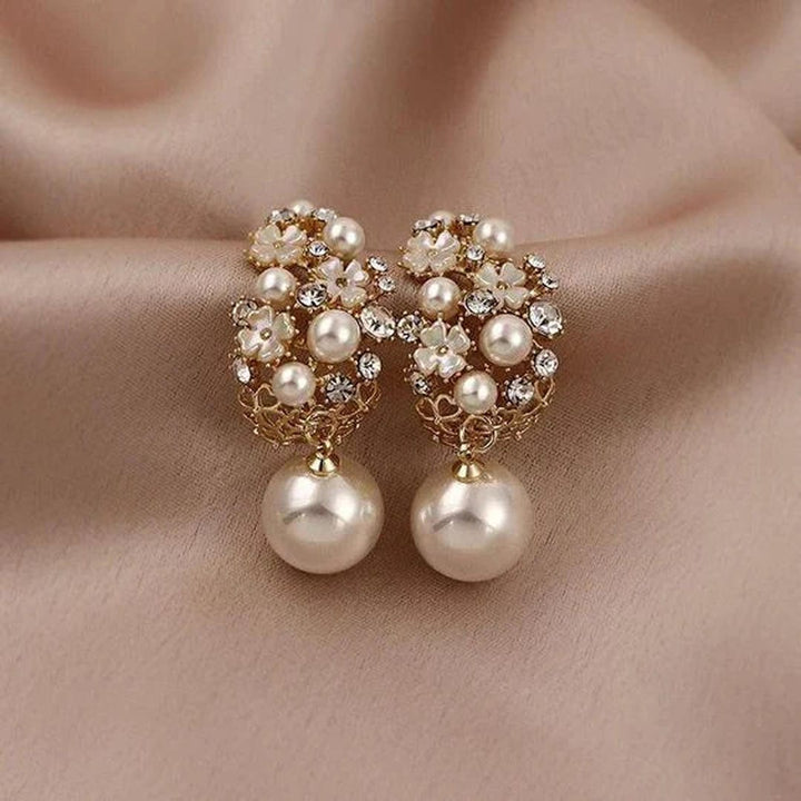 Gold Drop Earrings Gobnait with Pearl Flowers