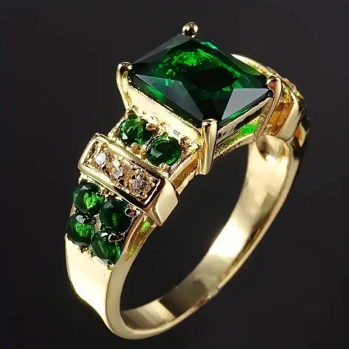 Gold Ring Áine with Emerald