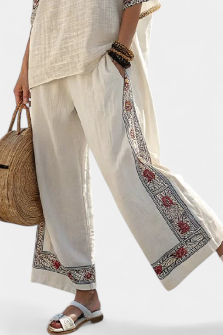 Amália - Beiges mediterranes Set mit Stickerei