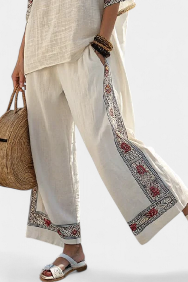 Amália - Beiges mediterranes Set mit Stickerei