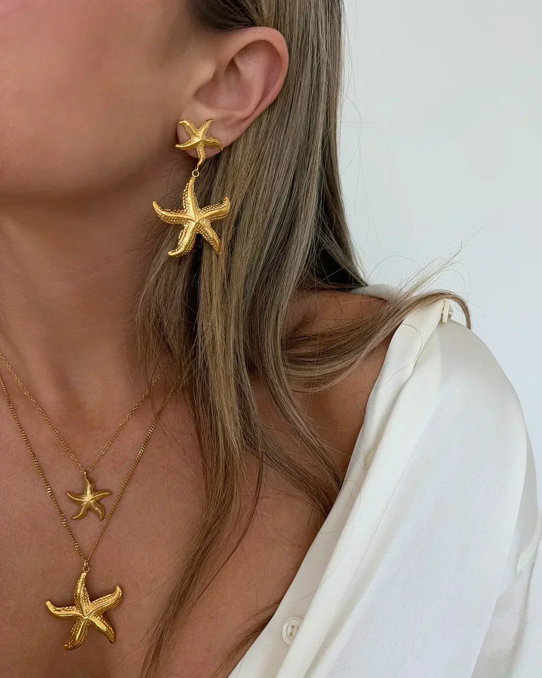 Gold Necklace Maeve with Starfish Motif