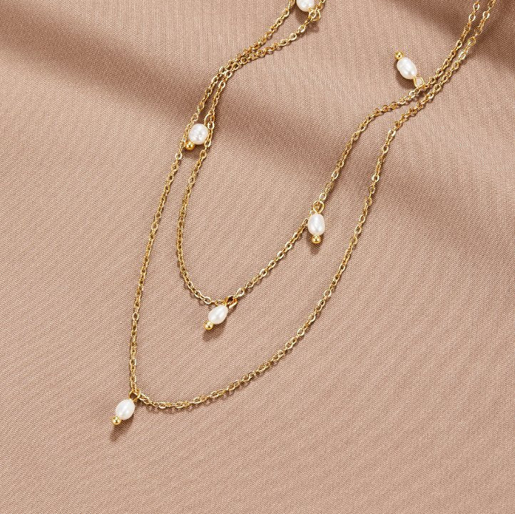 Gold Layered Necklace Méabh with Pearl Drops