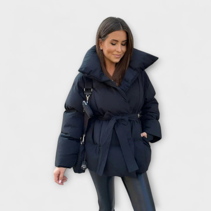 Alice - Cremefarbene elegante Winterjacke mit Kapuze