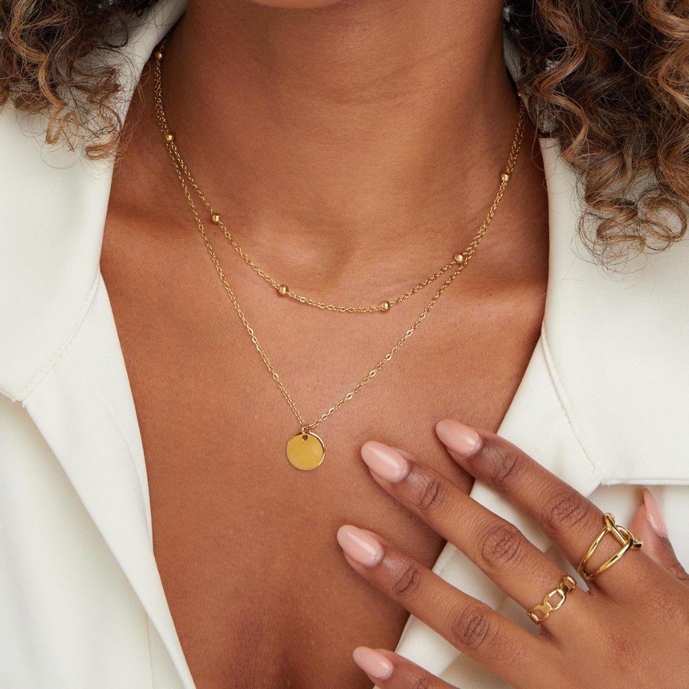 Gold Necklace Íde with Coin Disc and Layered Chain