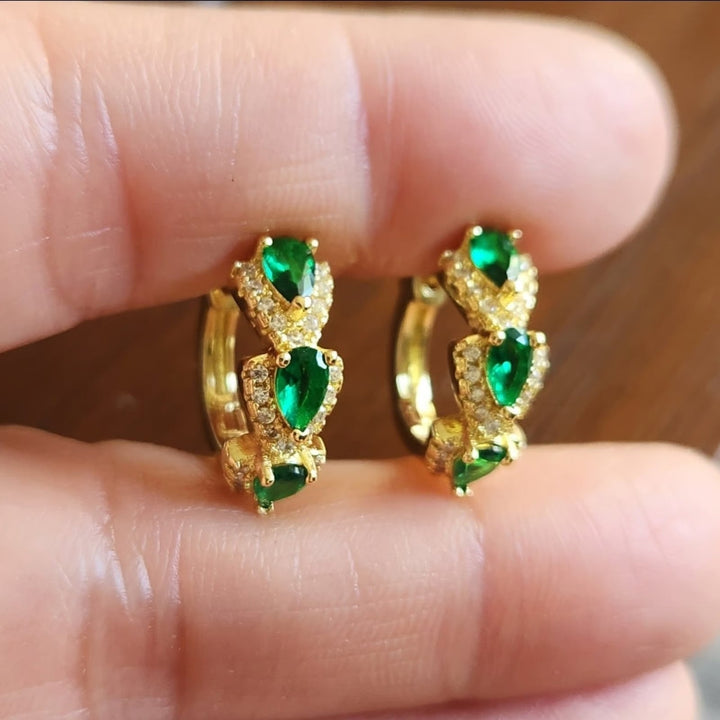 Gold Hoop Earrings Aoife with Emerald