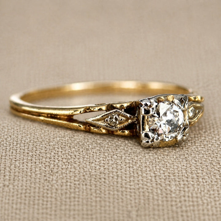 Gold Ring Niamh with Crystal