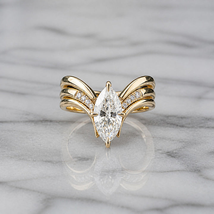 Gold-Plated Ring Caoimhe with Marquise Crystal