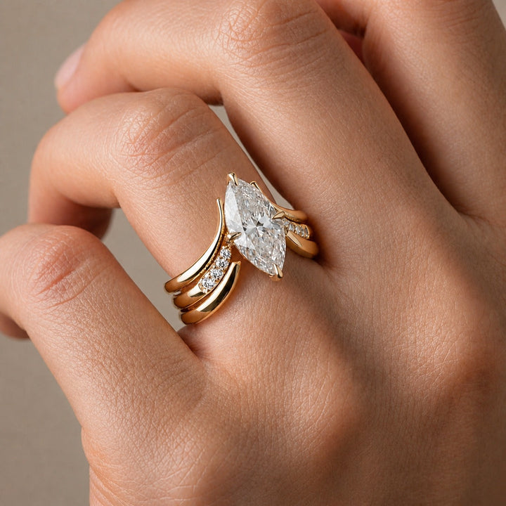 Gold-Plated Ring Caoimhe with Marquise Crystal