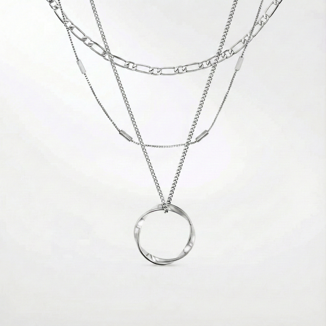 Silver Necklace Neasa with Three Layers