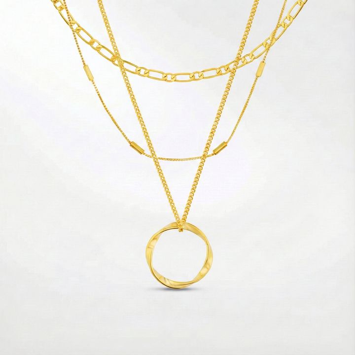 Silver Necklace Neasa with Three Layers