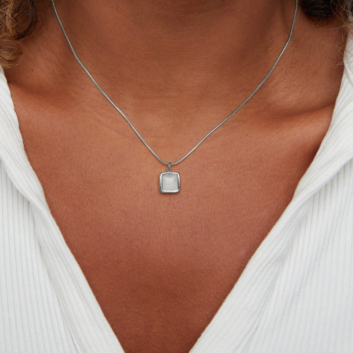 Silver Necklace Laoise with Square Pendant