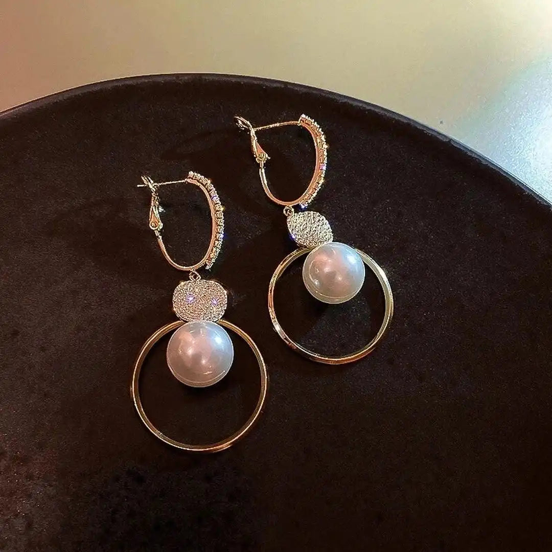 Gold Drop Earrings Gobnait with Pearl