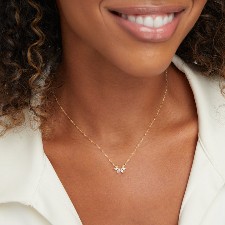 Gold Necklace Treasa with Zirconia Flower