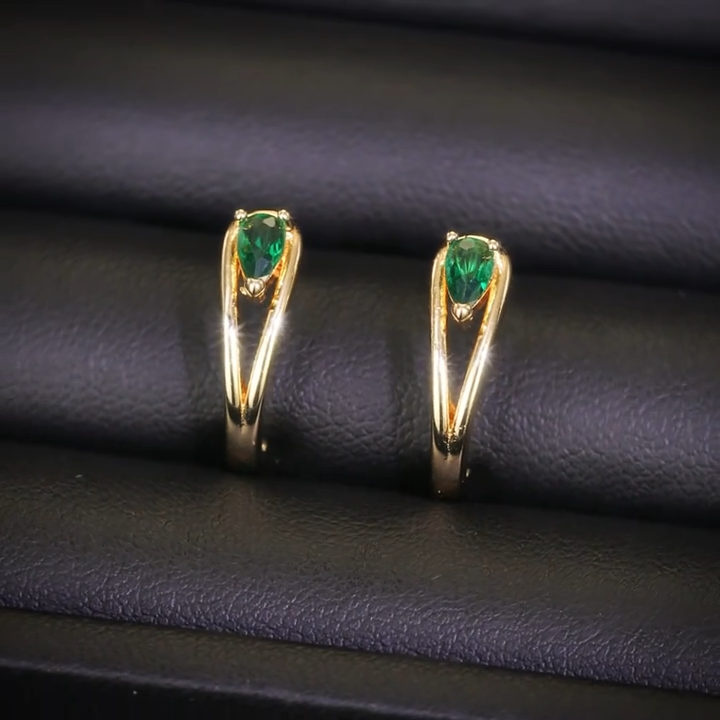 Gold Hoop Earrings Sadhbh with Emerald